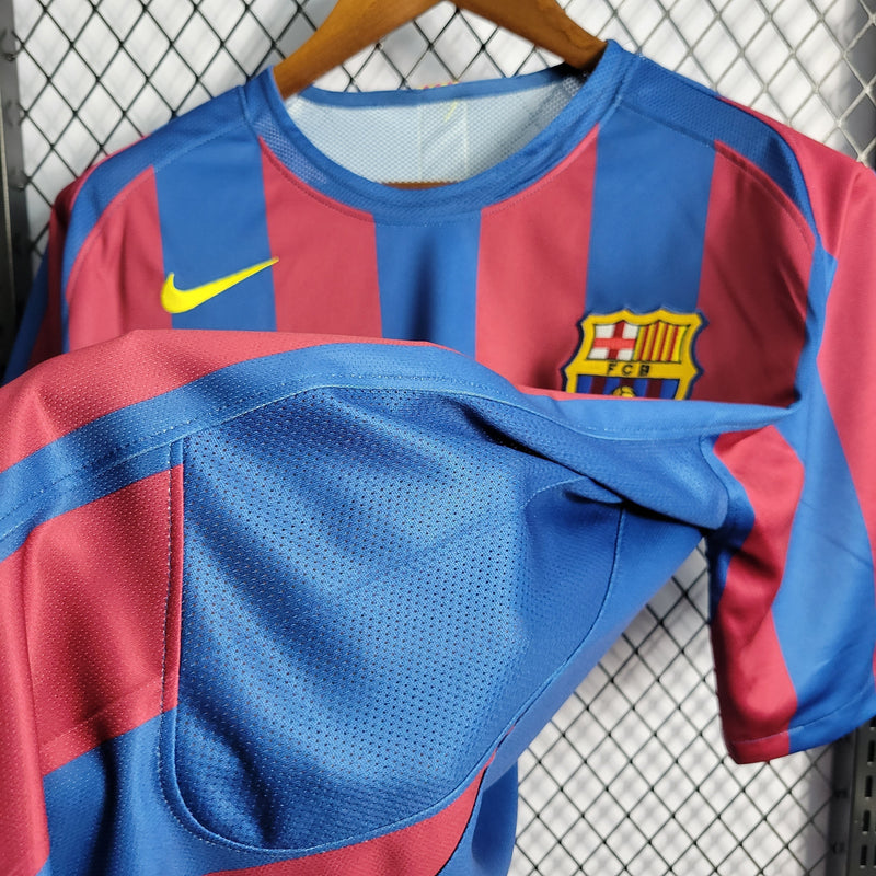 Camisa Barcelona Home 05/06 - Versão Retrô