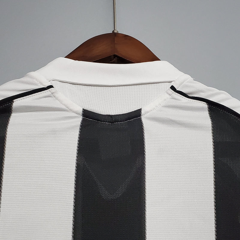 Camisa Newcastle Home 05/06 - Versão Retrô