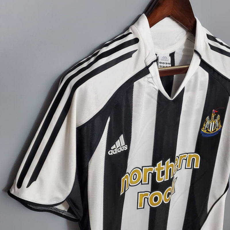 Camisa Newcastle Home 05/06 - Versão Retrô